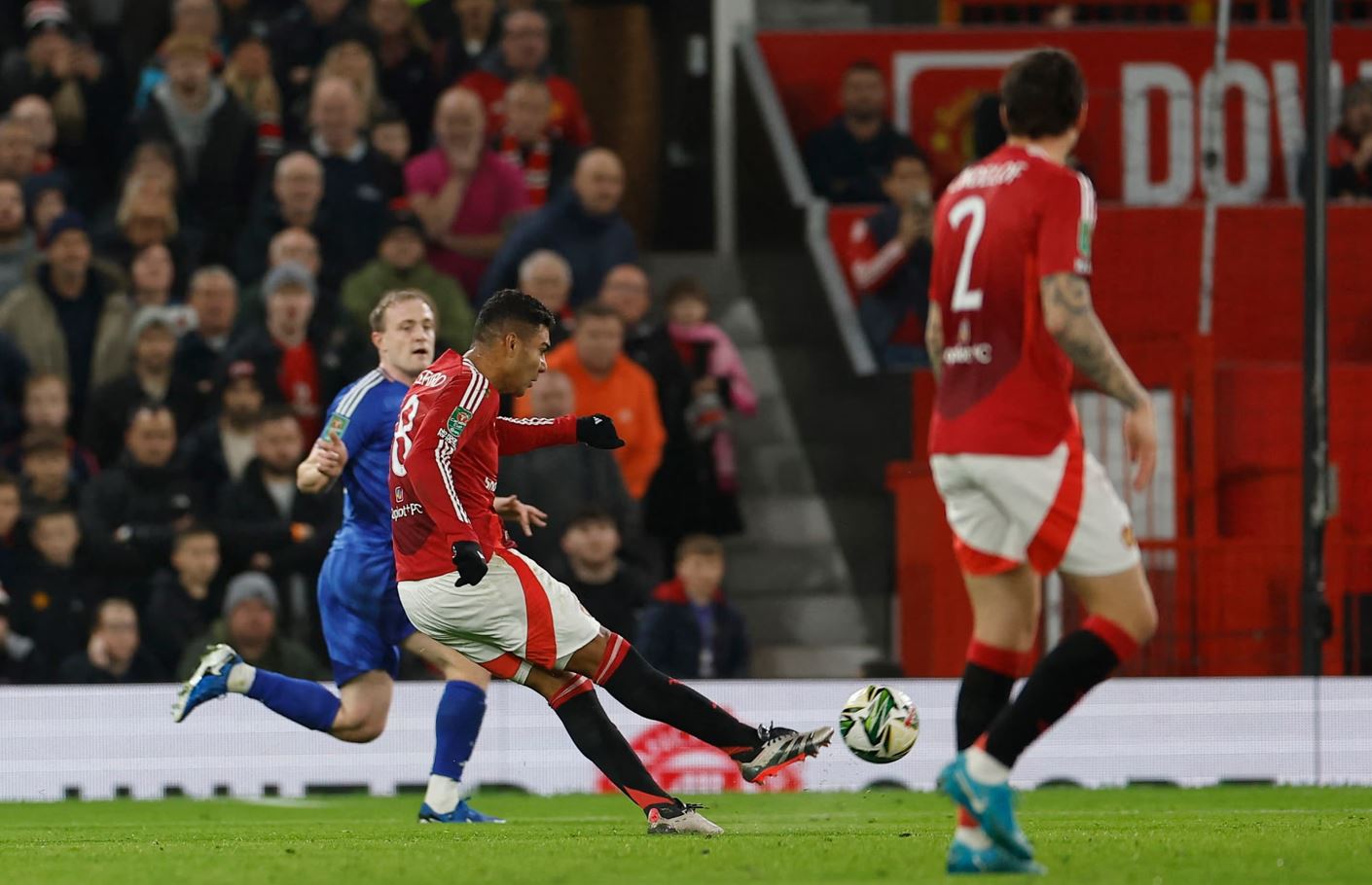 WATCH: Casemiro Stunner For Manchester United vs Leicester