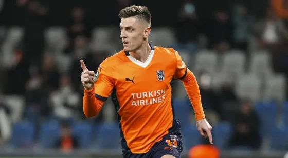 Krzysztof Piatek of Basaksehir Celebrating After Scoring