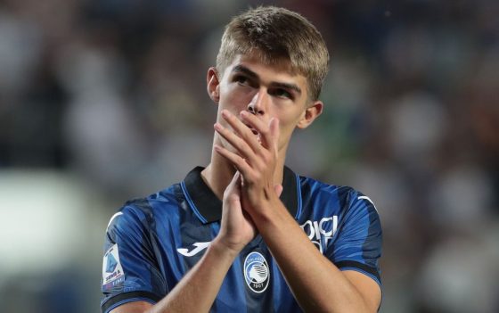 Charles De Ketelaere of Atalanta Clapping After Being Substituted