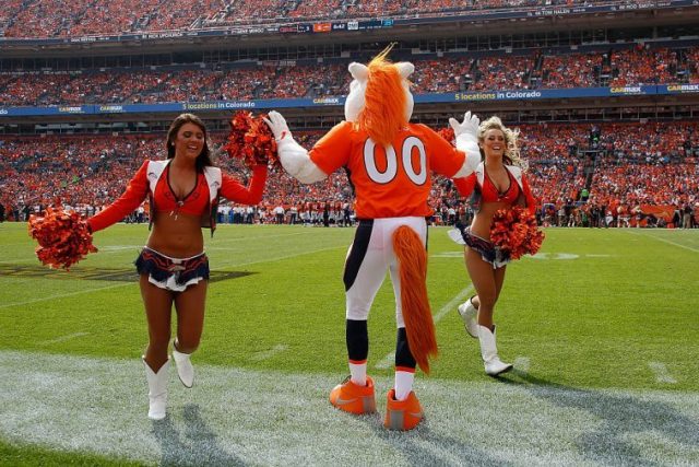 Le cheerleader dei Denver Broncos