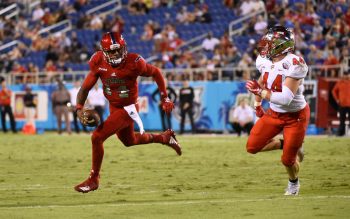 Former Florida State quarterback De'Andre Johnson rose to prominence on Netflix's 'Last Chance U.' Johnson played two years at Florida Atlantic.