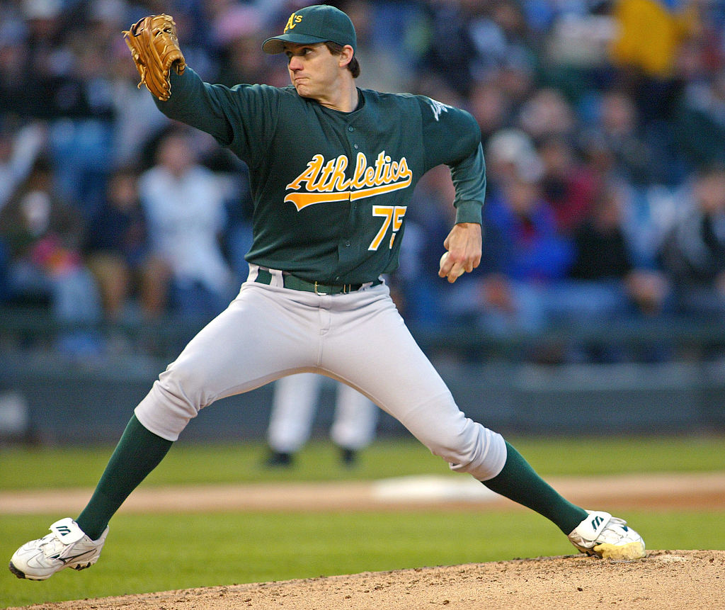 Barry Zito rejoins the A's in 'storybook ending