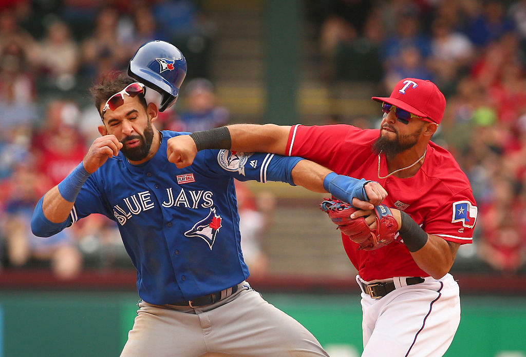 Robin Ventura charges Nolan Ryan