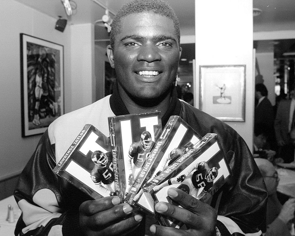 Lawrence Taylor reportedly unaware Super Bowl ring was being auctioned,  Giants great and NFL Hall of Famer says he gave ring to his son – New York  Daily News