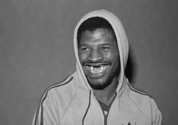 Leon Spinks missing teeth.