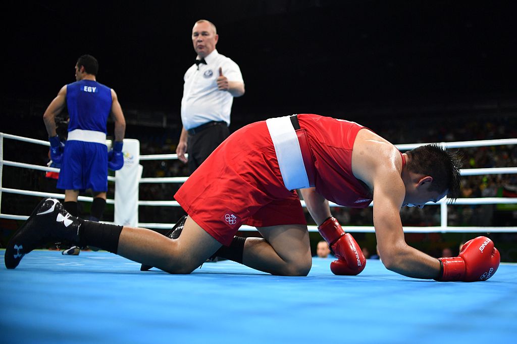 the-fastest-knockout-in-boxing-history-took-less-than-5-seconds