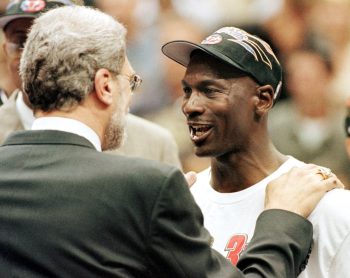 Michael Jordan (R) and Chicago Bulls head coach Ph