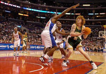 Basketball - NBA - Supersonics vs. Clippers