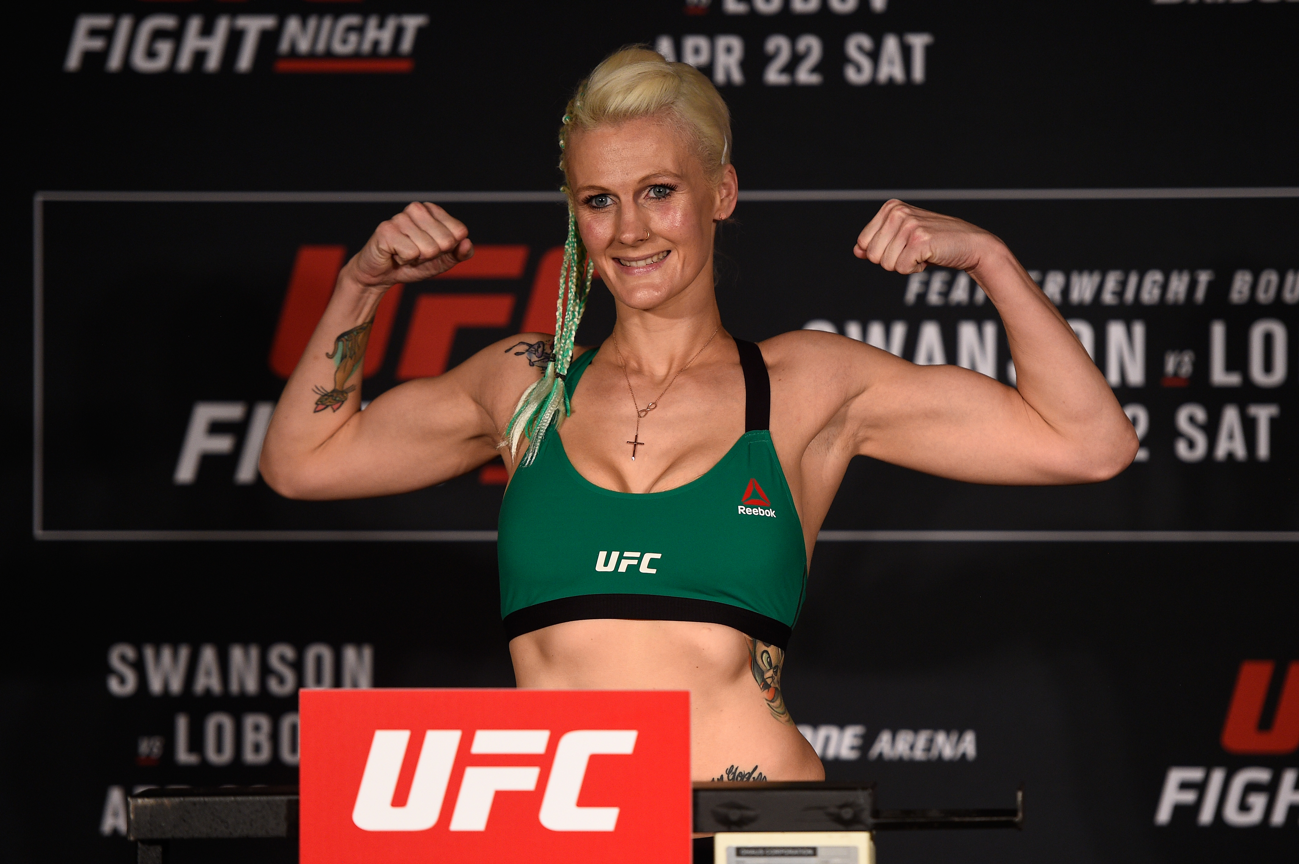 Female Fighter Porn - Former UFC Fighter Cindy Dandois Has Turned to Adult Site to Make Money  During Pandemic