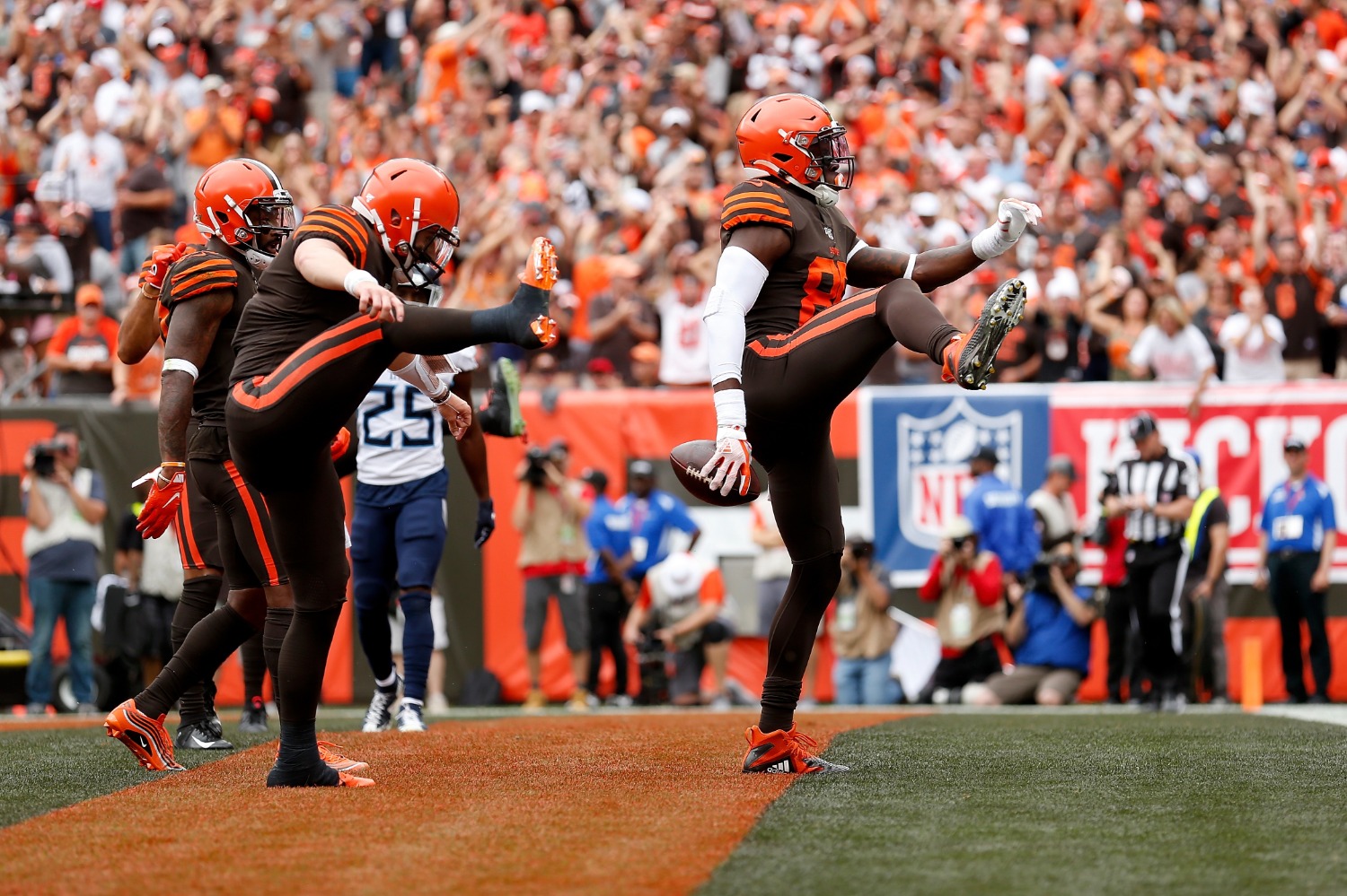 WATCH: Baker Mayfield hits tight end David Njoku for 71-yard touchdown - On3