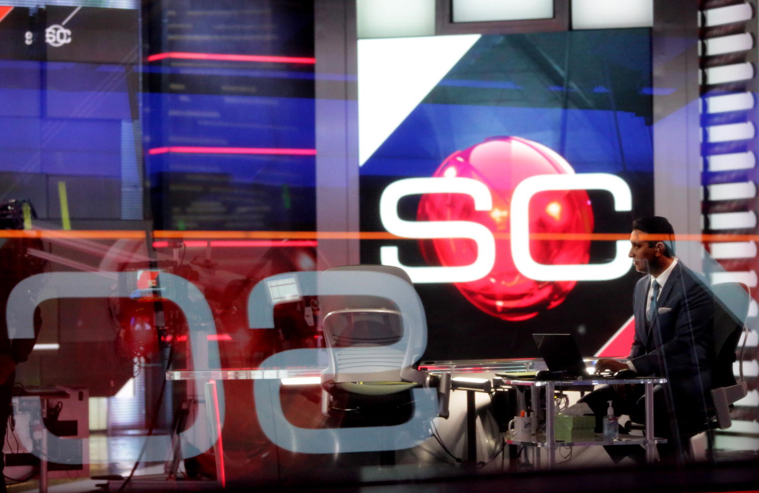 ESPN ready to air its 50,000th SportsCenter