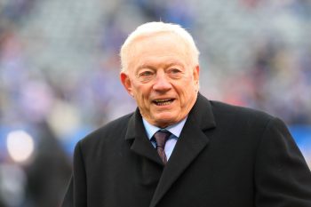 Jerry Jones Cowboys kneeling