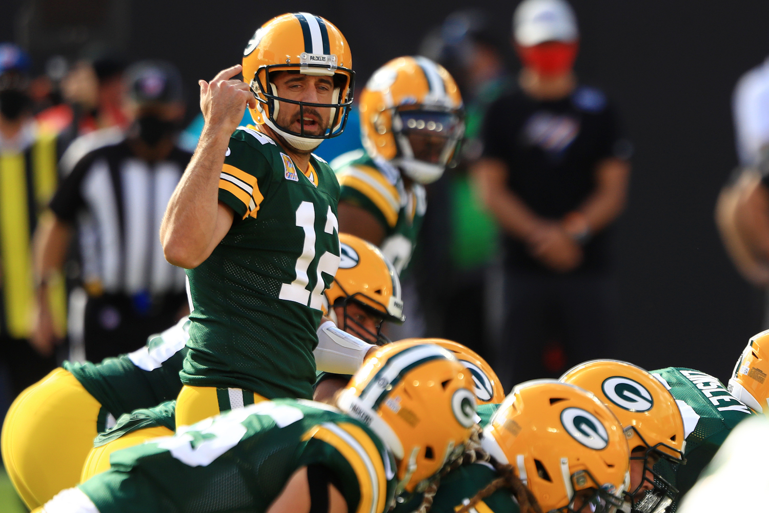Aaron Rodgers Sent Out A Strong Message About Ndamukong Suh Discussed Some Of Their Scariest Trash Talk