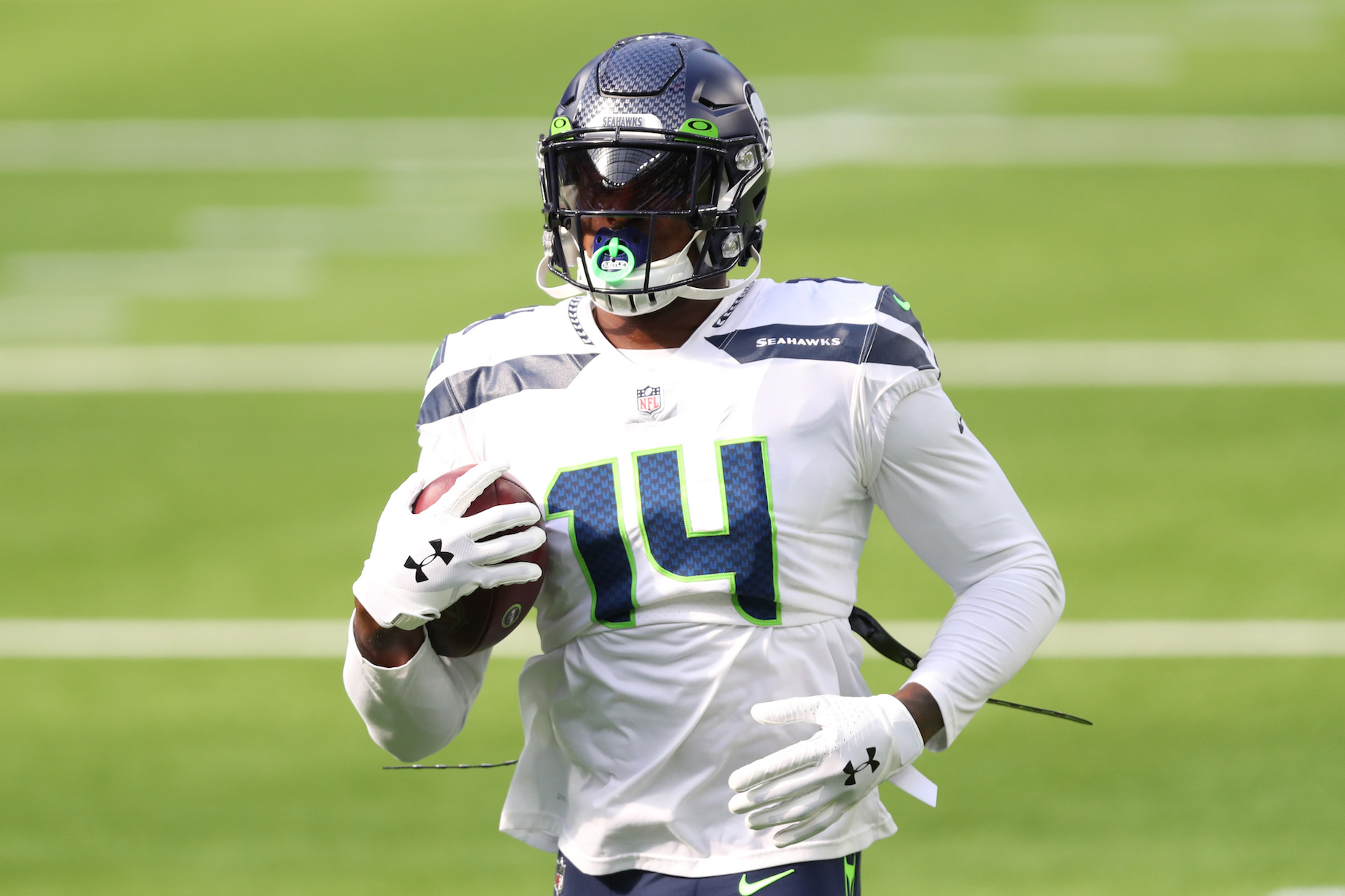 dK Metcalf can't guard DK Seattle Seahawks shirt