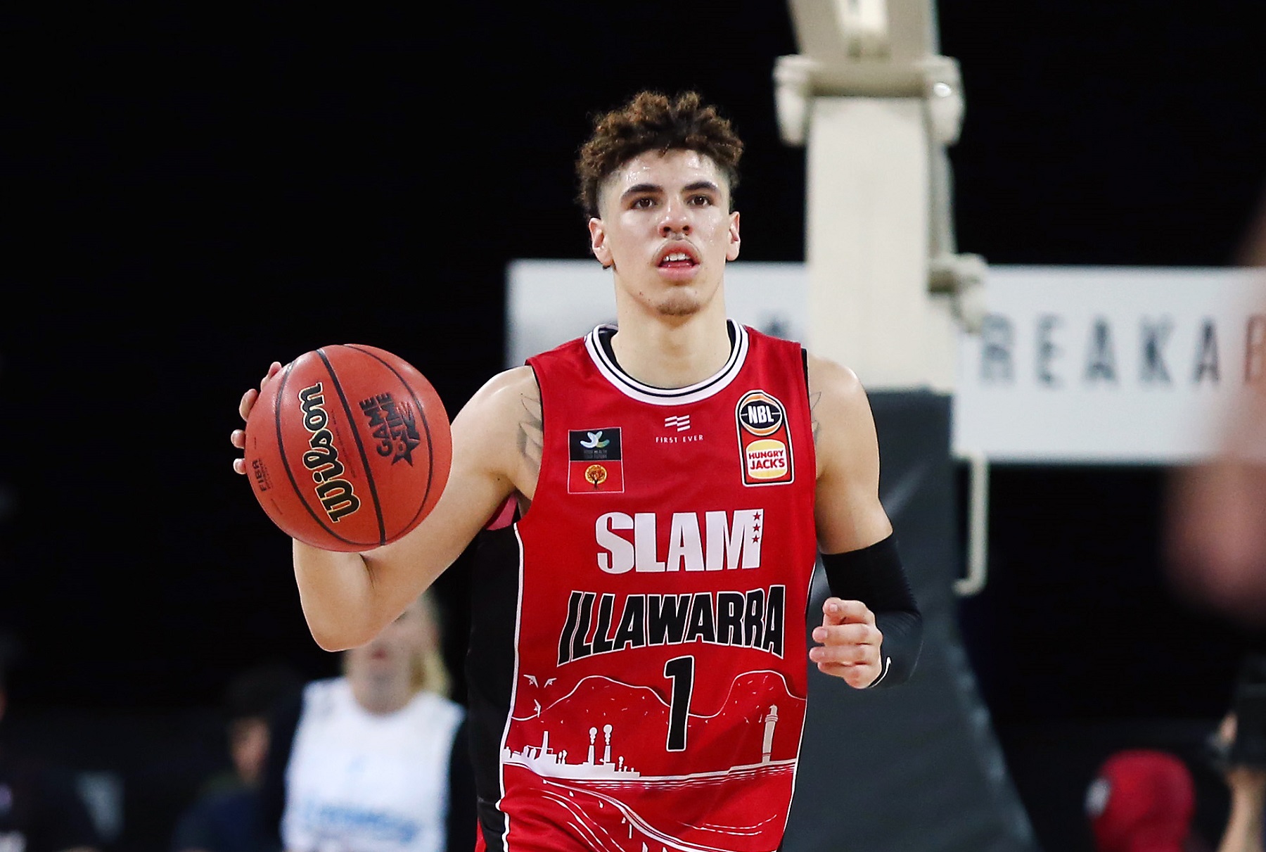 Lonzo, LaMelo Ball set to face off for first time in regulation