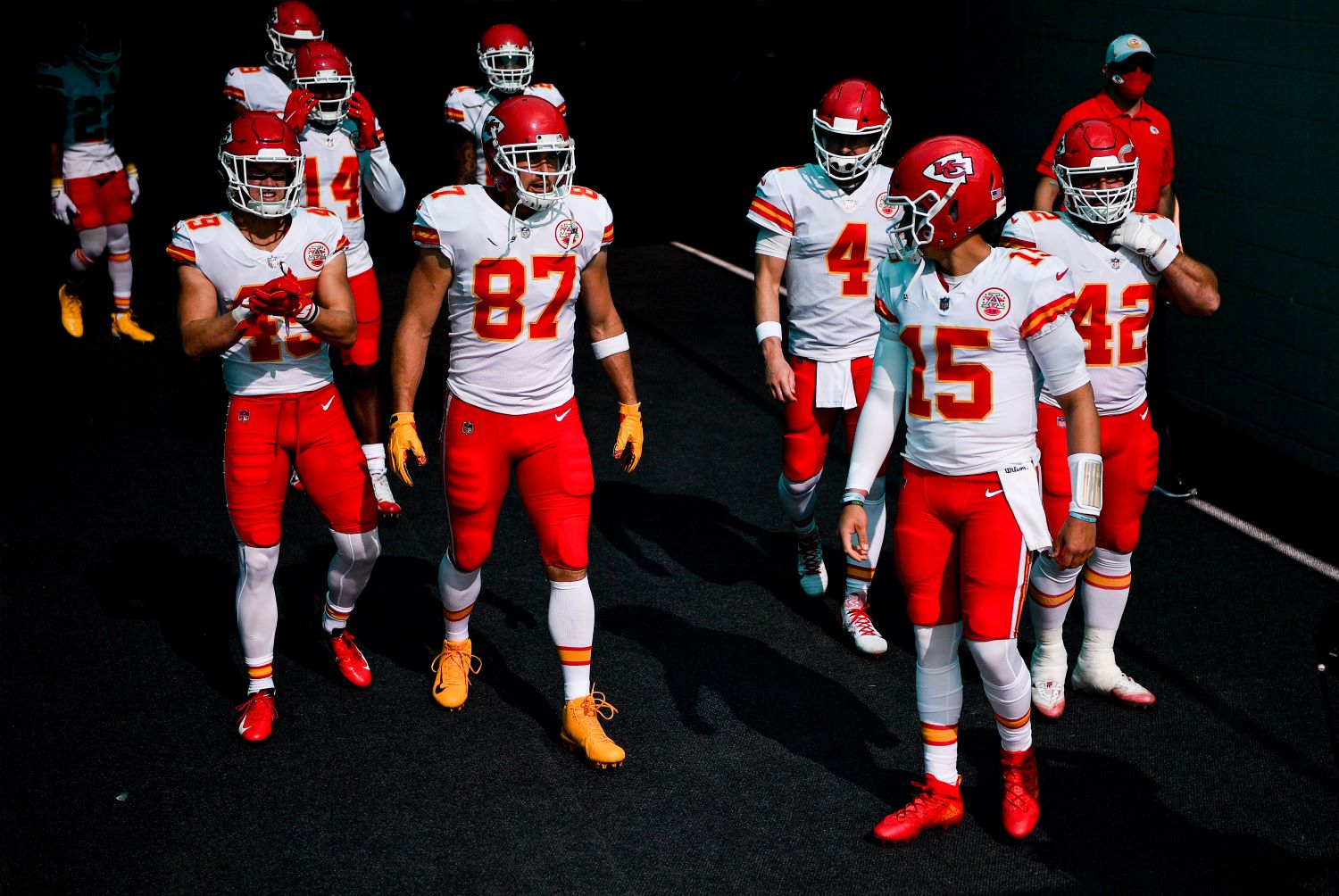 The Kansas City Chiefs are officially off next week as they secure a bye  week and the AFC's No. 1 seed with a win over Vegas #ChiefsKingdom…