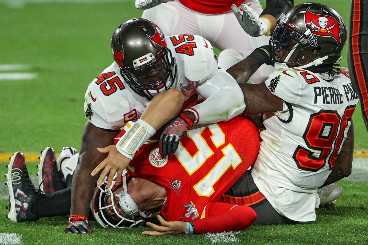 Dallas Cowboys standout defender suffers 'significant' injury against Tampa  Bay Buccaneers 