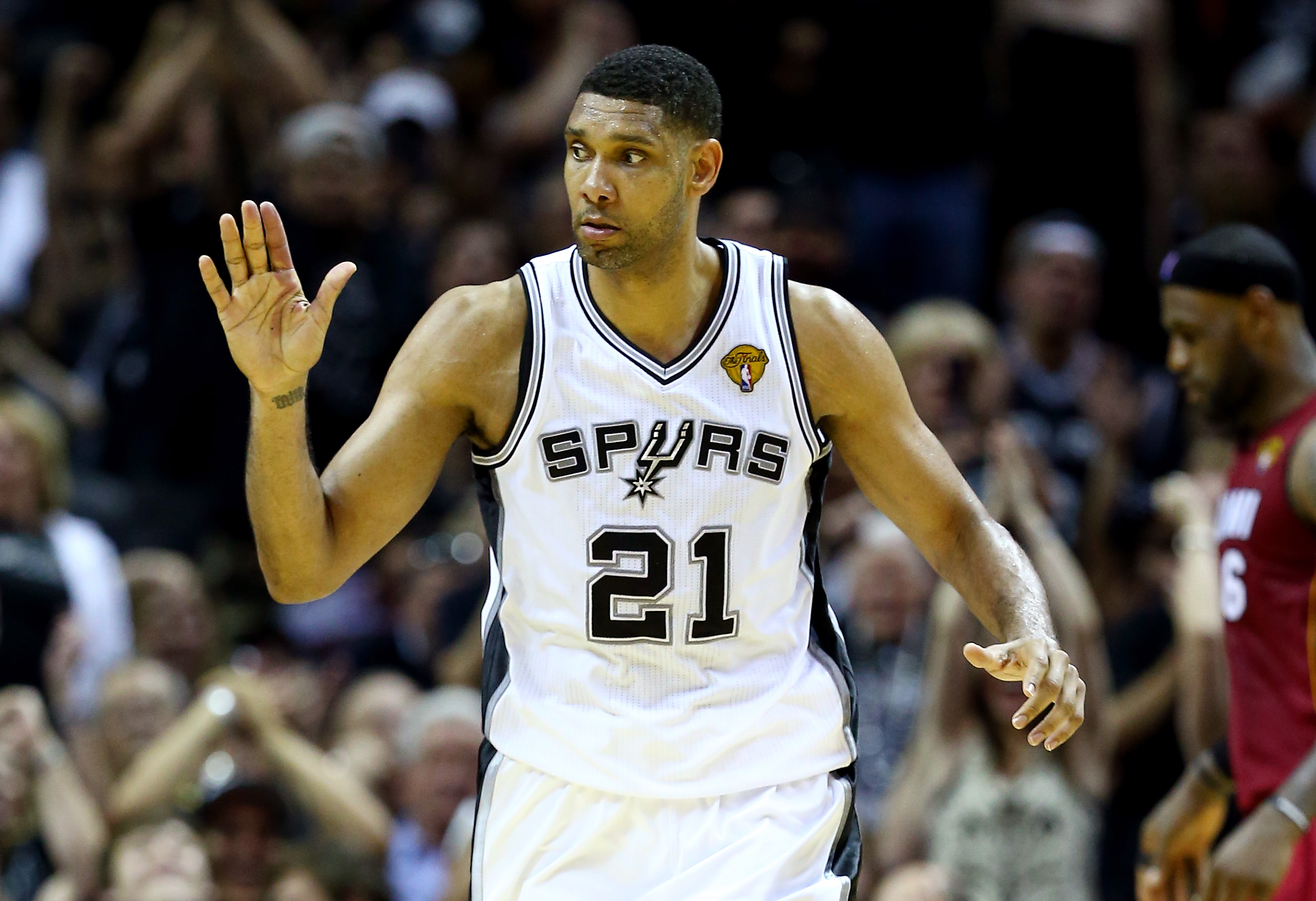 NBA Fans Make Fun Of Tim Duncan After Girl Says She's Spoiling Her