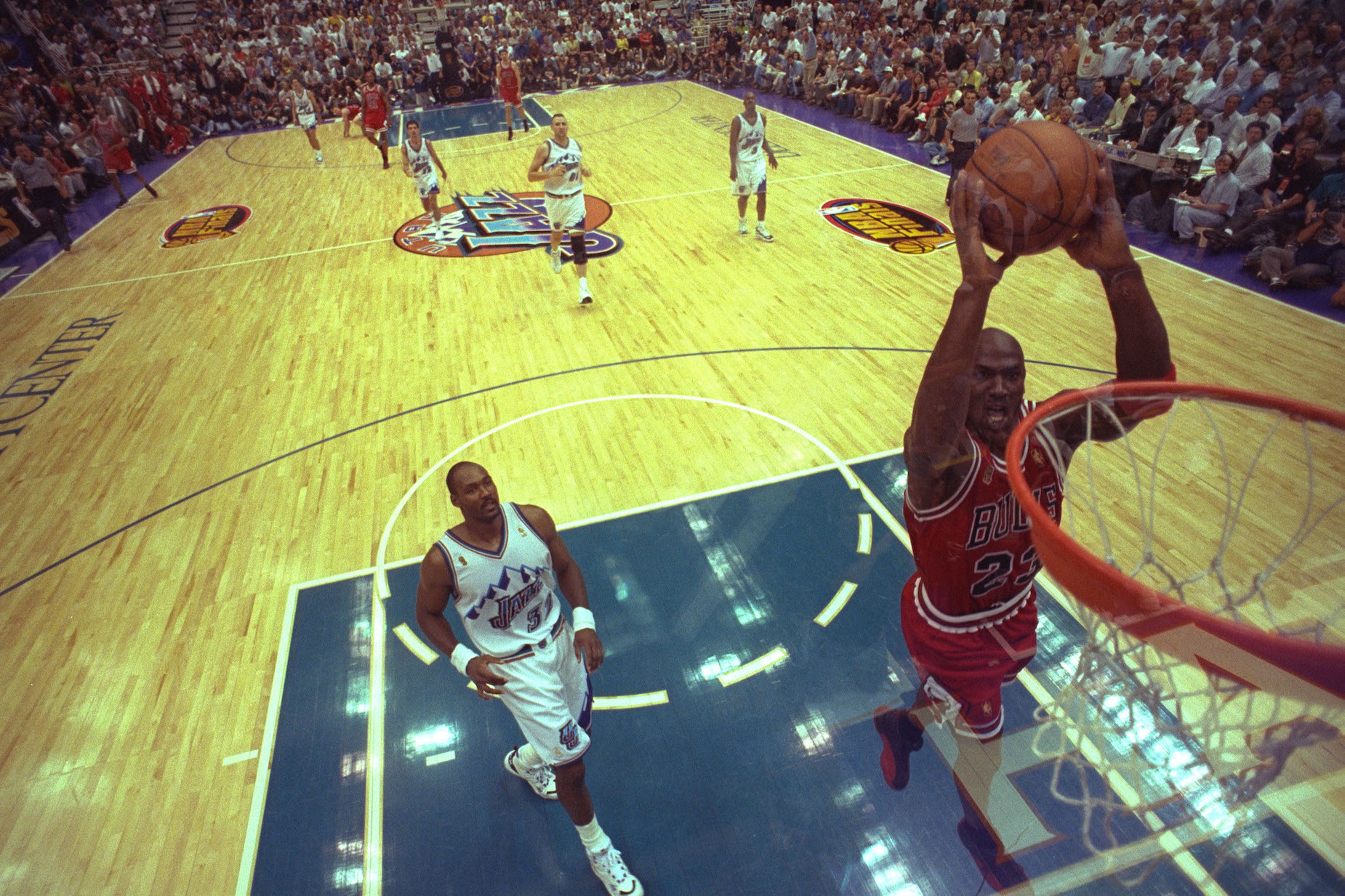 What was Michael Jordan's vertical leap (in) and how did he learn to jump?