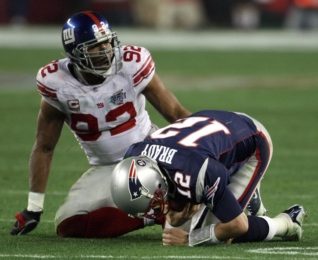 Giants great Michael Strahan offers Tom Brady some retirement advice