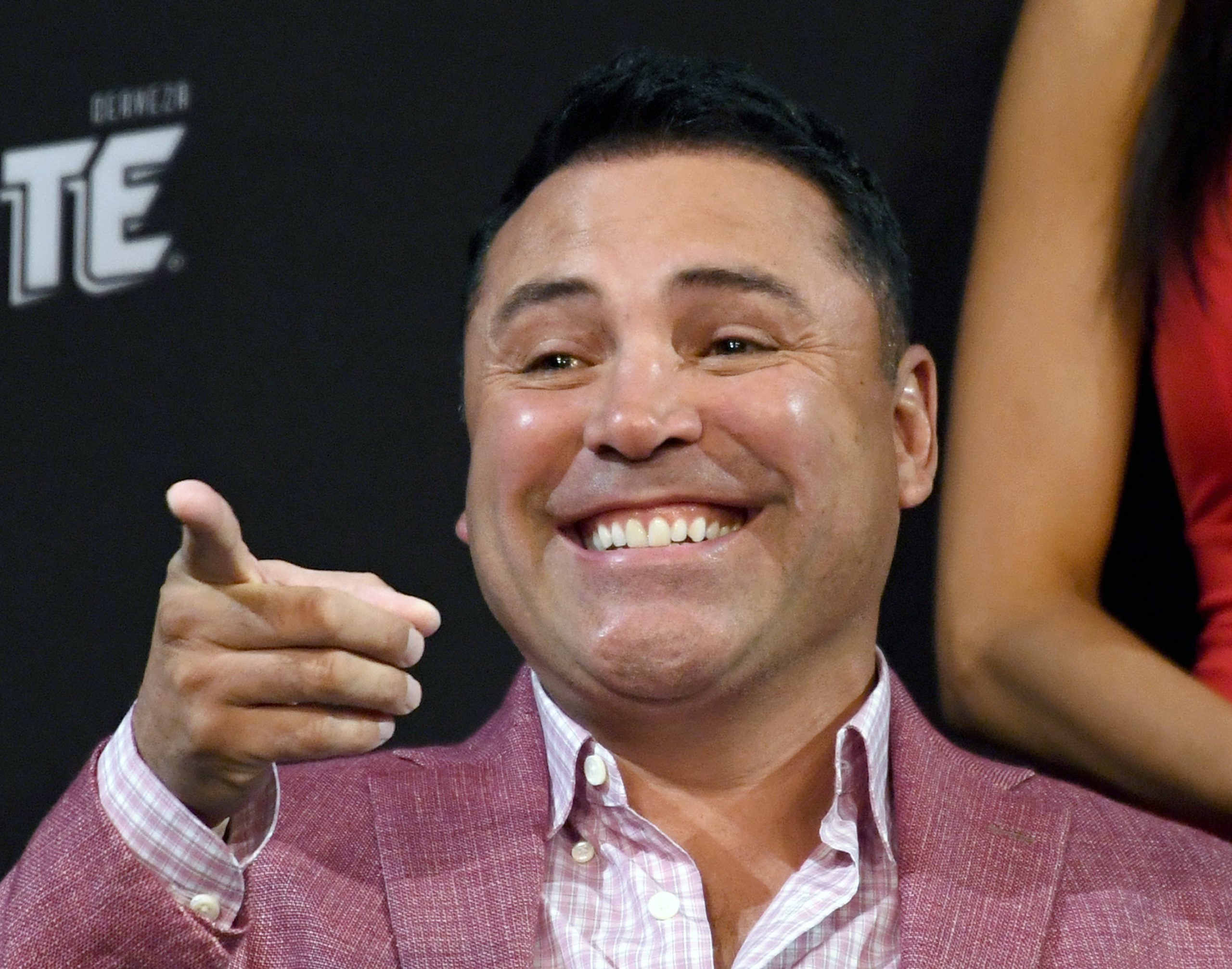 Oscar De La Hoya isn't too happy with Dana White.