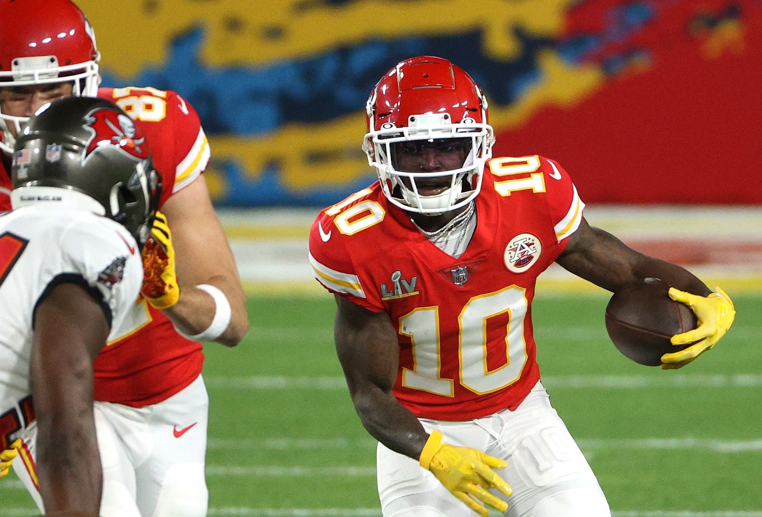 Tyreek Hill Has a Huge Reason to Reject the Showdown With Usain Bolt ...