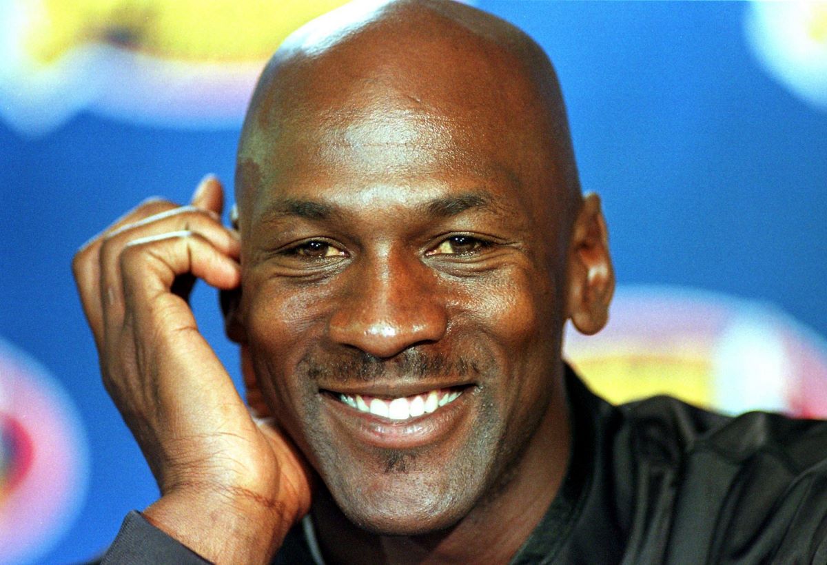 Michael Jordan Cursed Out Teammate Who Lost $17,000 to Him During Card ...