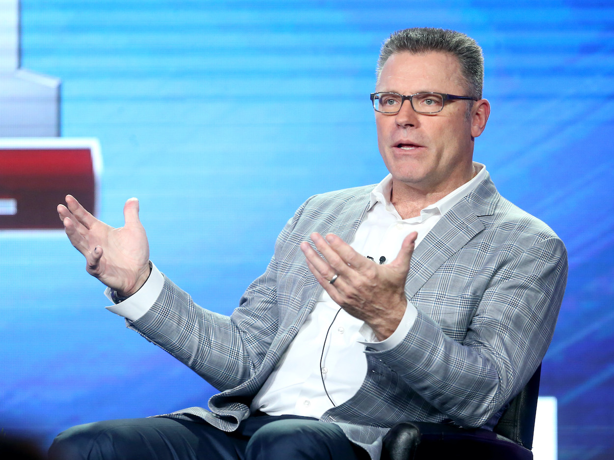 Howie Long shows on FOX NFL Sunday he's not content with being average