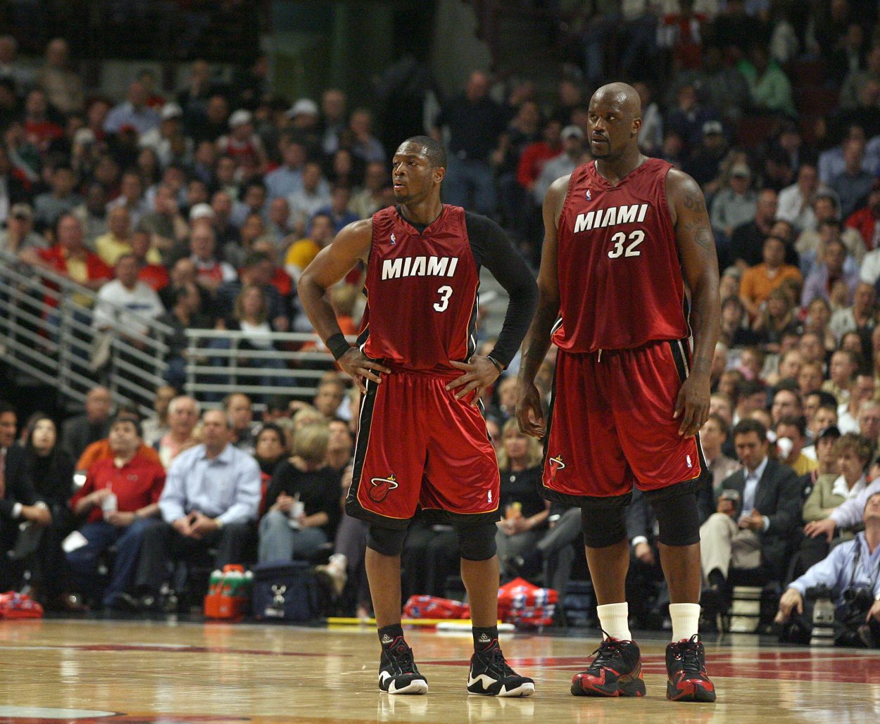 Miami Heat come back after retiring Shaquille O'Neal's No 32