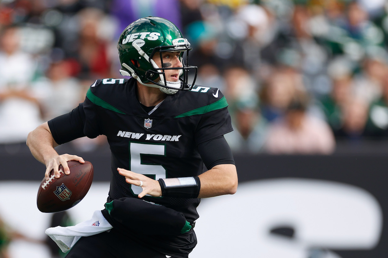 Jets QB White's jersey, game ball on display at HOF