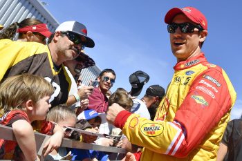 Joey Logano sign autographs