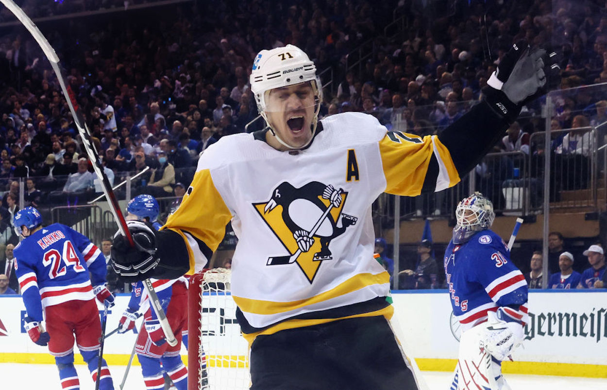 Malkin aiming to play 3 more seasons with Penguins