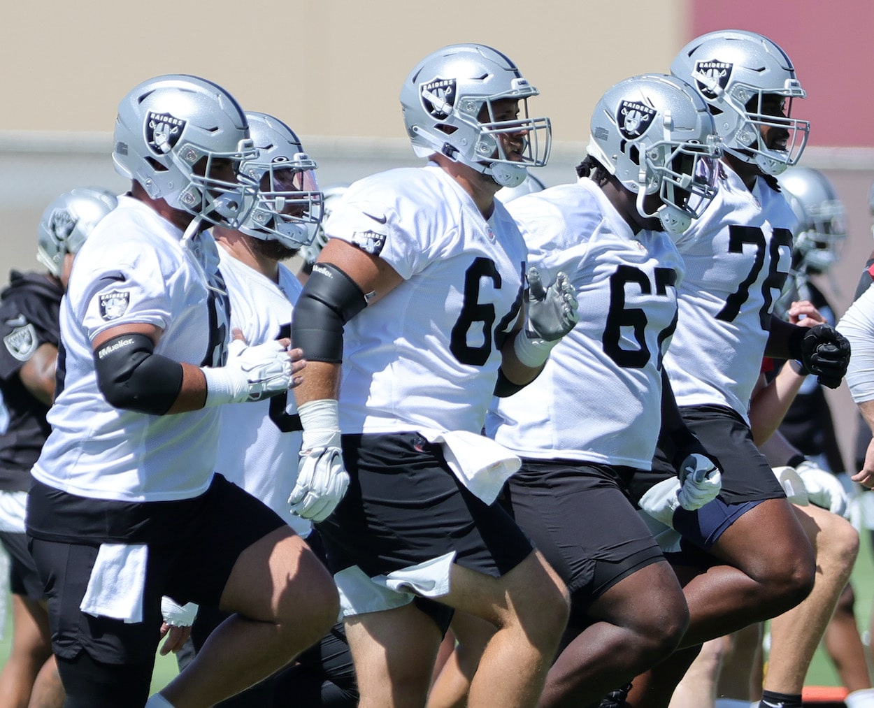 Las Vegas Raiders Training Camp 3 Position Battles to Watch in 2022