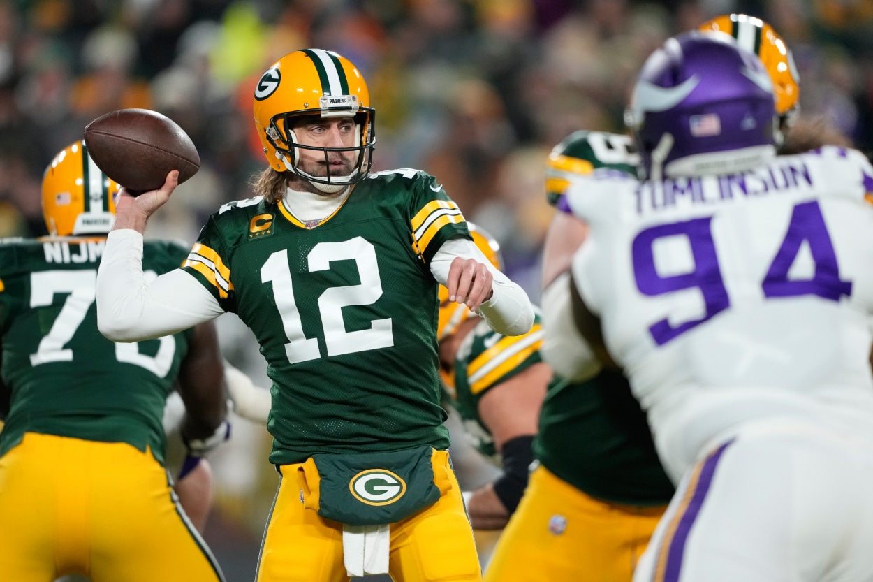 Green Bay Packers' Aaron Rodgers frustrated with drops