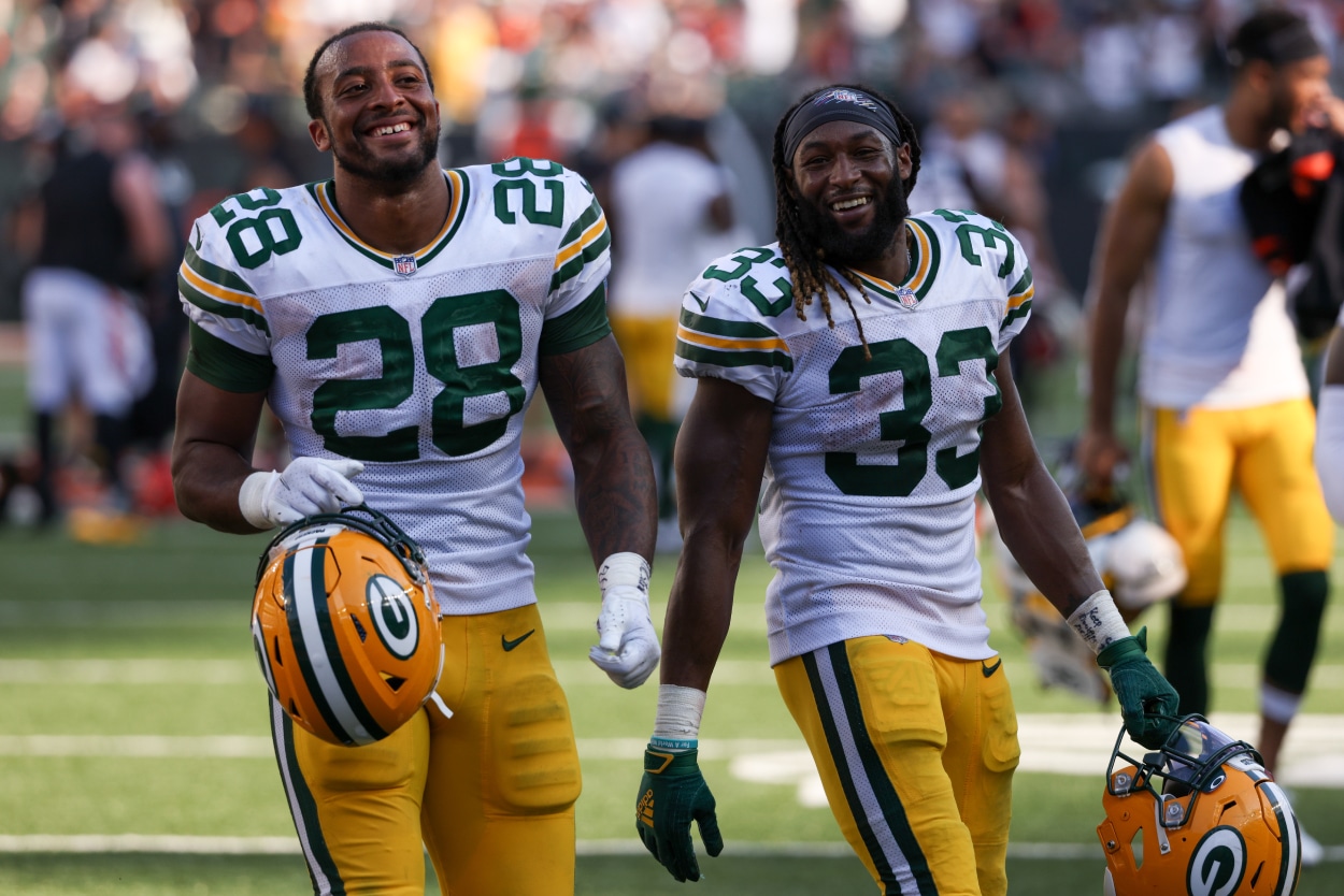 Green Bay Packers running back Aaron Jones (33) runs the ball