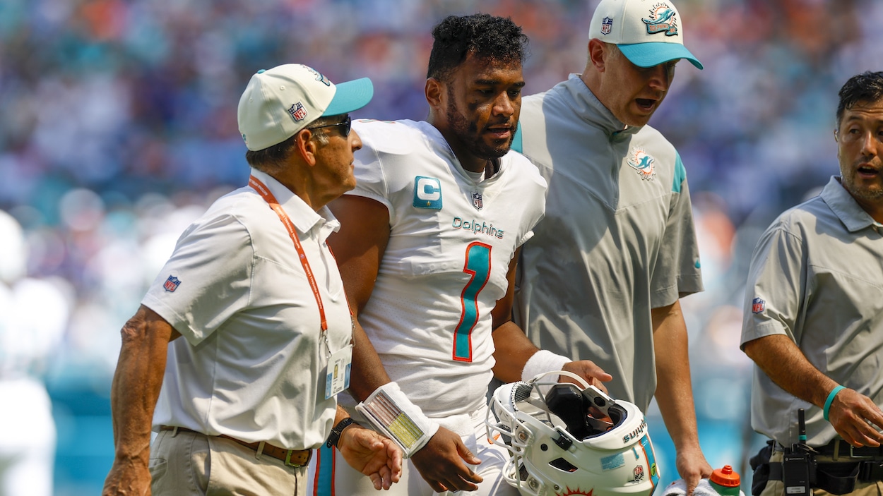 Colin Cowherd on the Dolphins Sticking with Tua in 2023 - Miami Dolphins