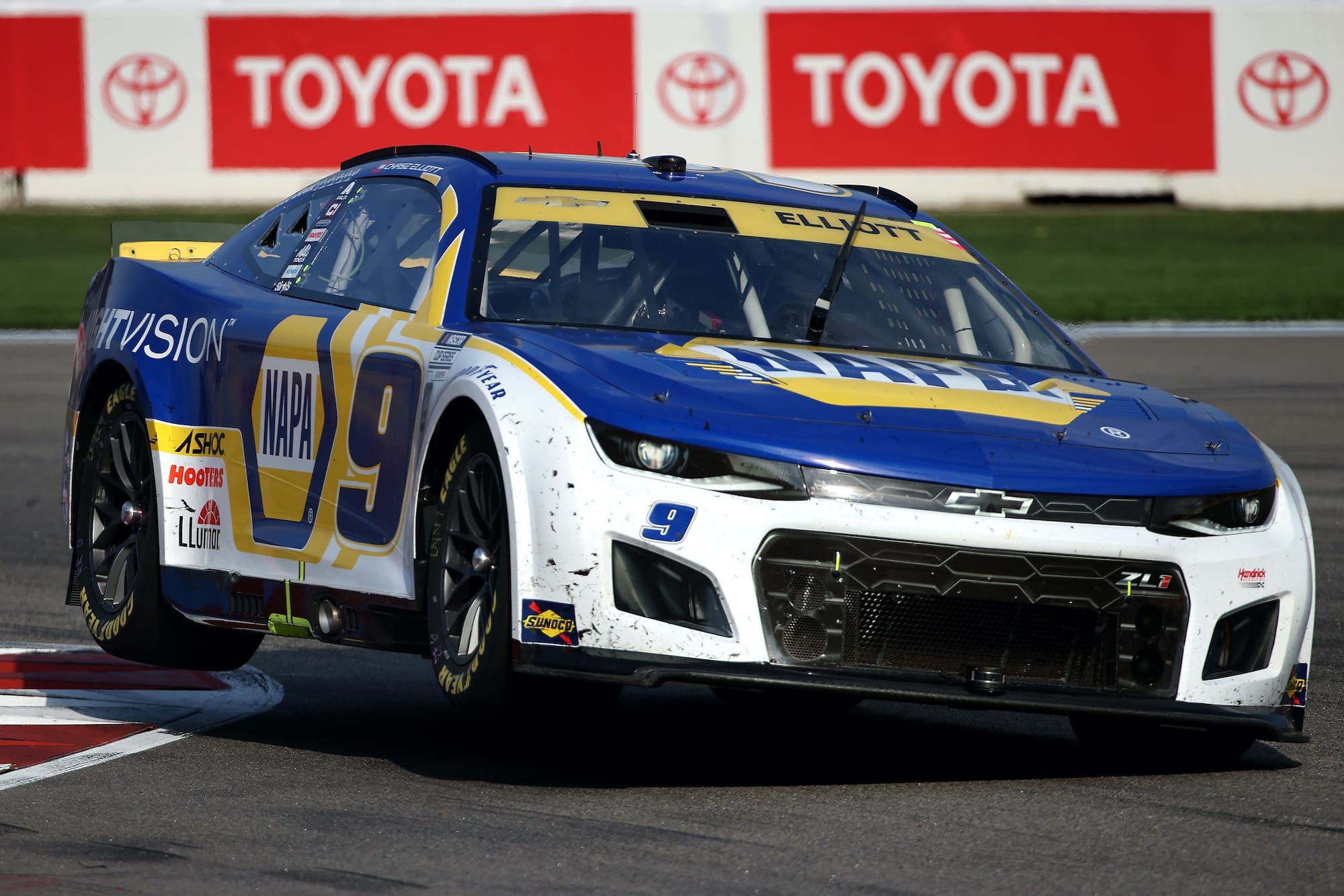 Frustrated Chase Elliott Pushes Away Camera And Then Sends Fans Ominous 