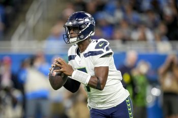 Geno Smith during an October 2022 NFL matchup between the Seahawks and Lions