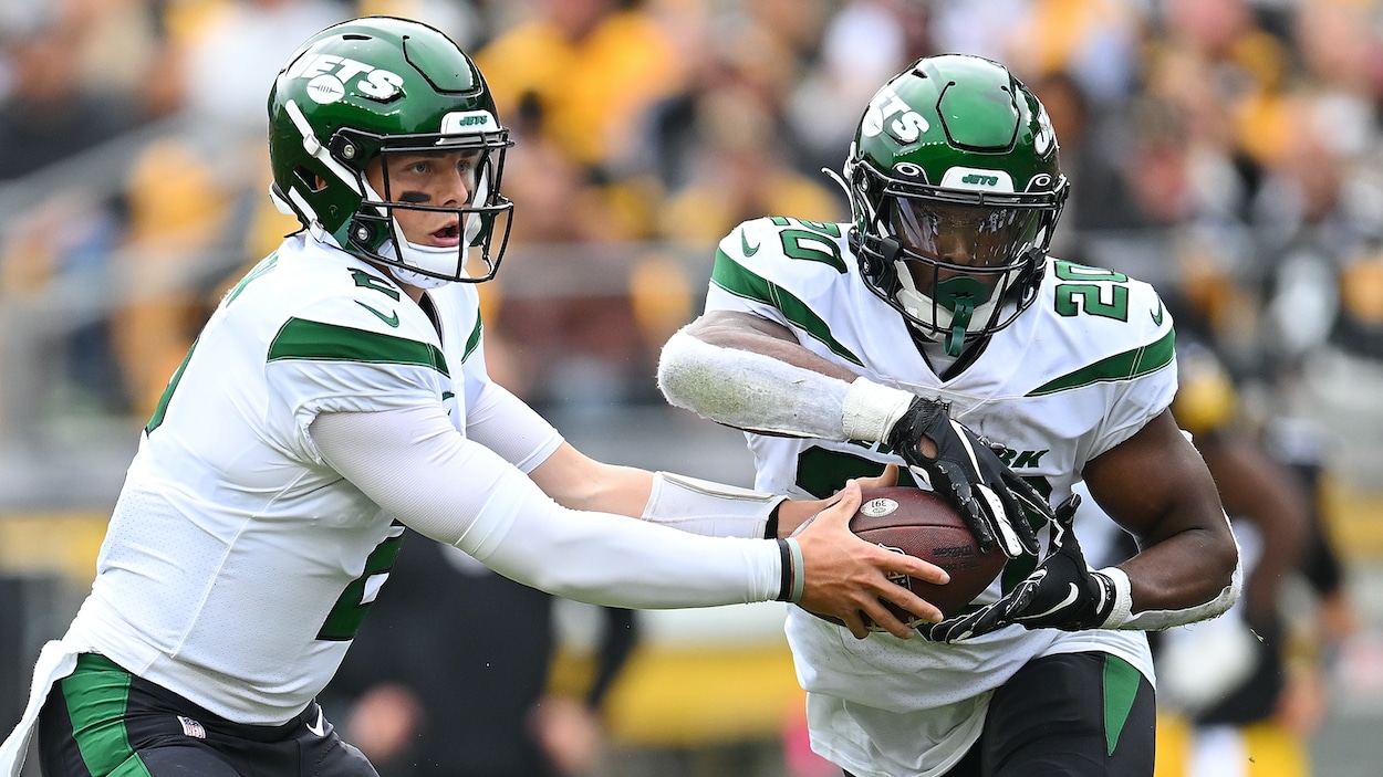 4 New York Jets trade options following rash of season-ending injuries