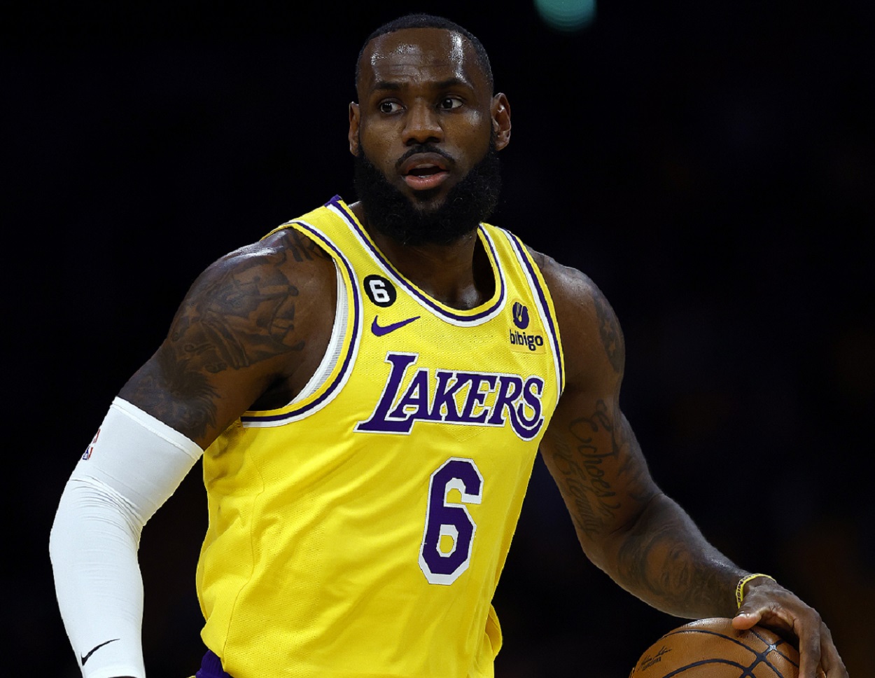 LeBron James Scoring Tracker: How Close Is He to Kareem Abdul-Jabbar's  Record? - The New York Times