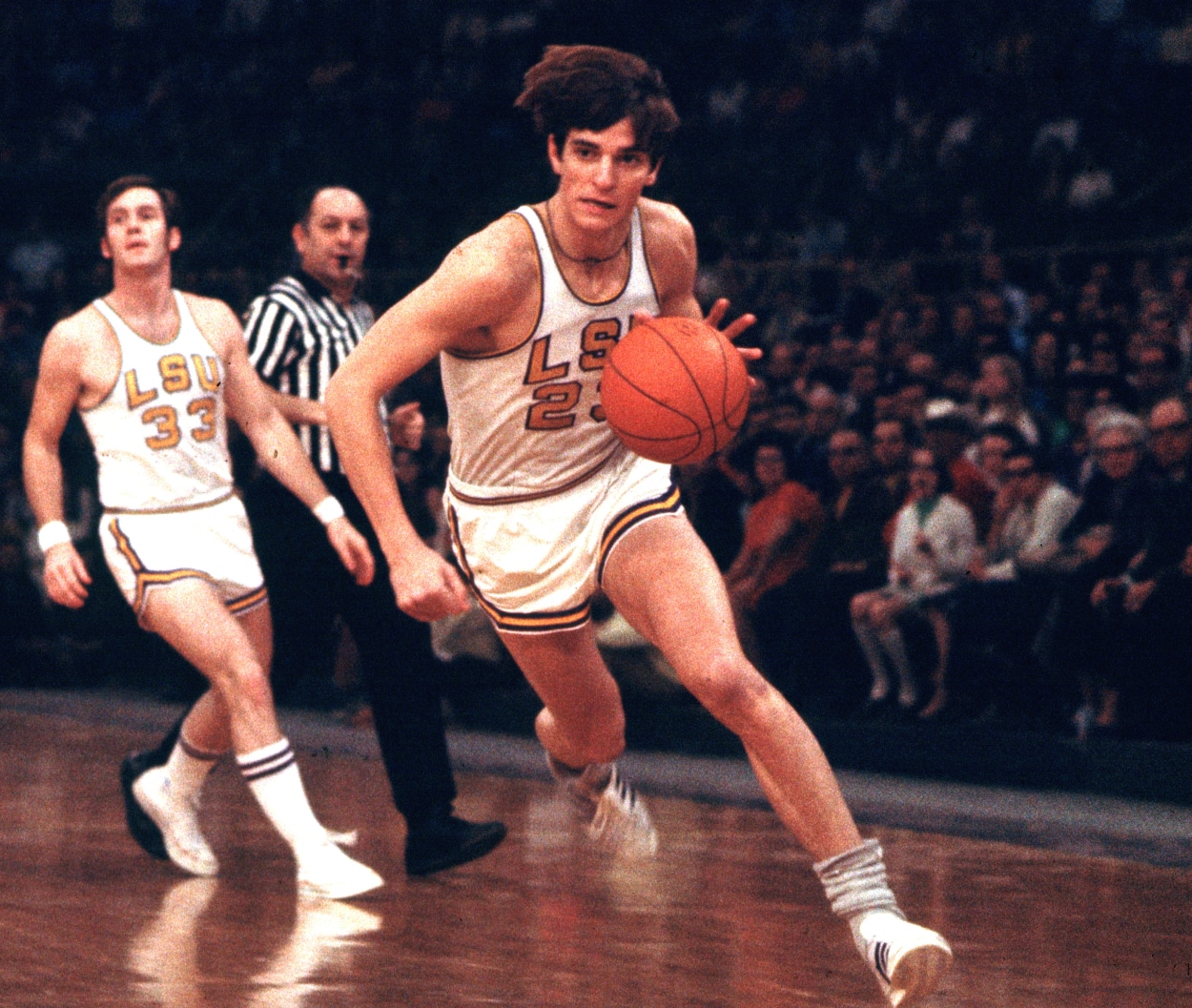 Pete Maravich's 35-Foot Hook Shot Had the Opposing Team Carrying Him in