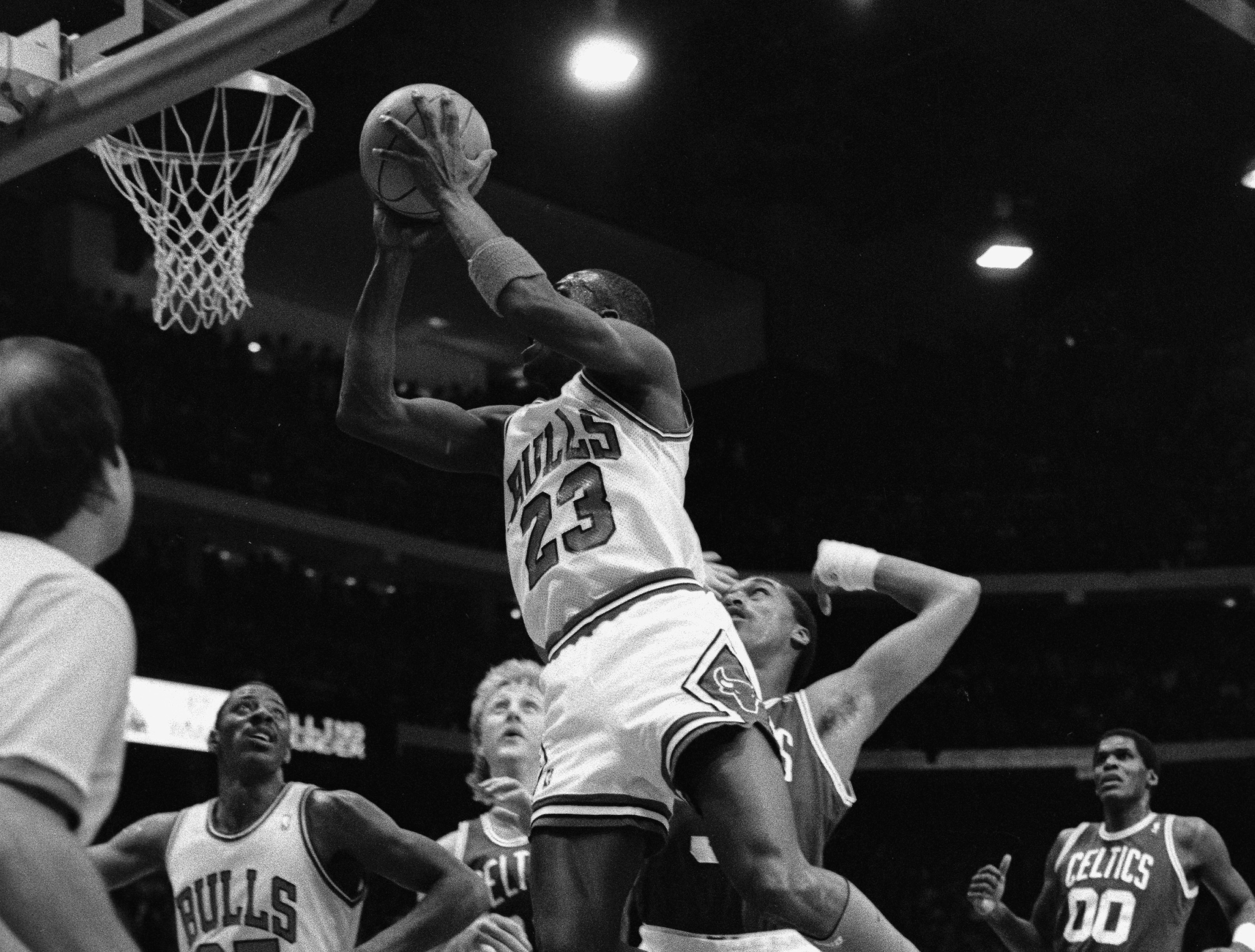 Michael Jordan Was 'Eye-Opening' in the '86 Playoffs, but Kevin McHale ...