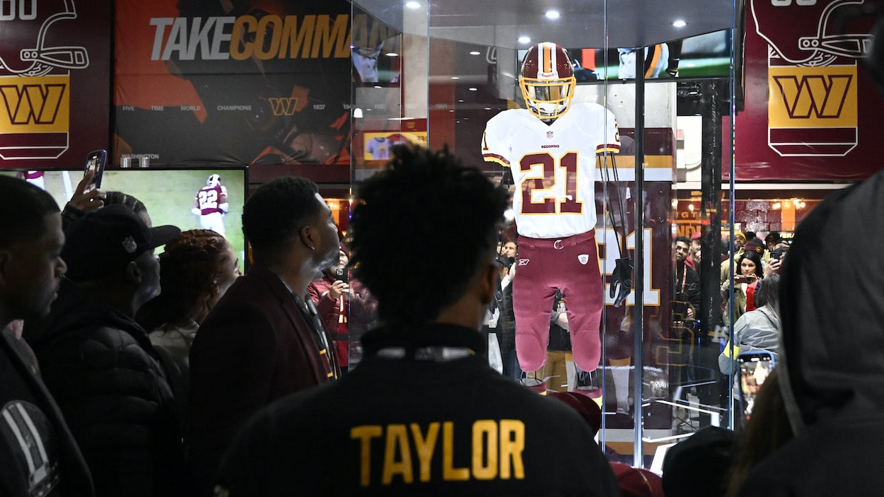 Washington's insulting Sean Taylor ceremony reeked of an inept