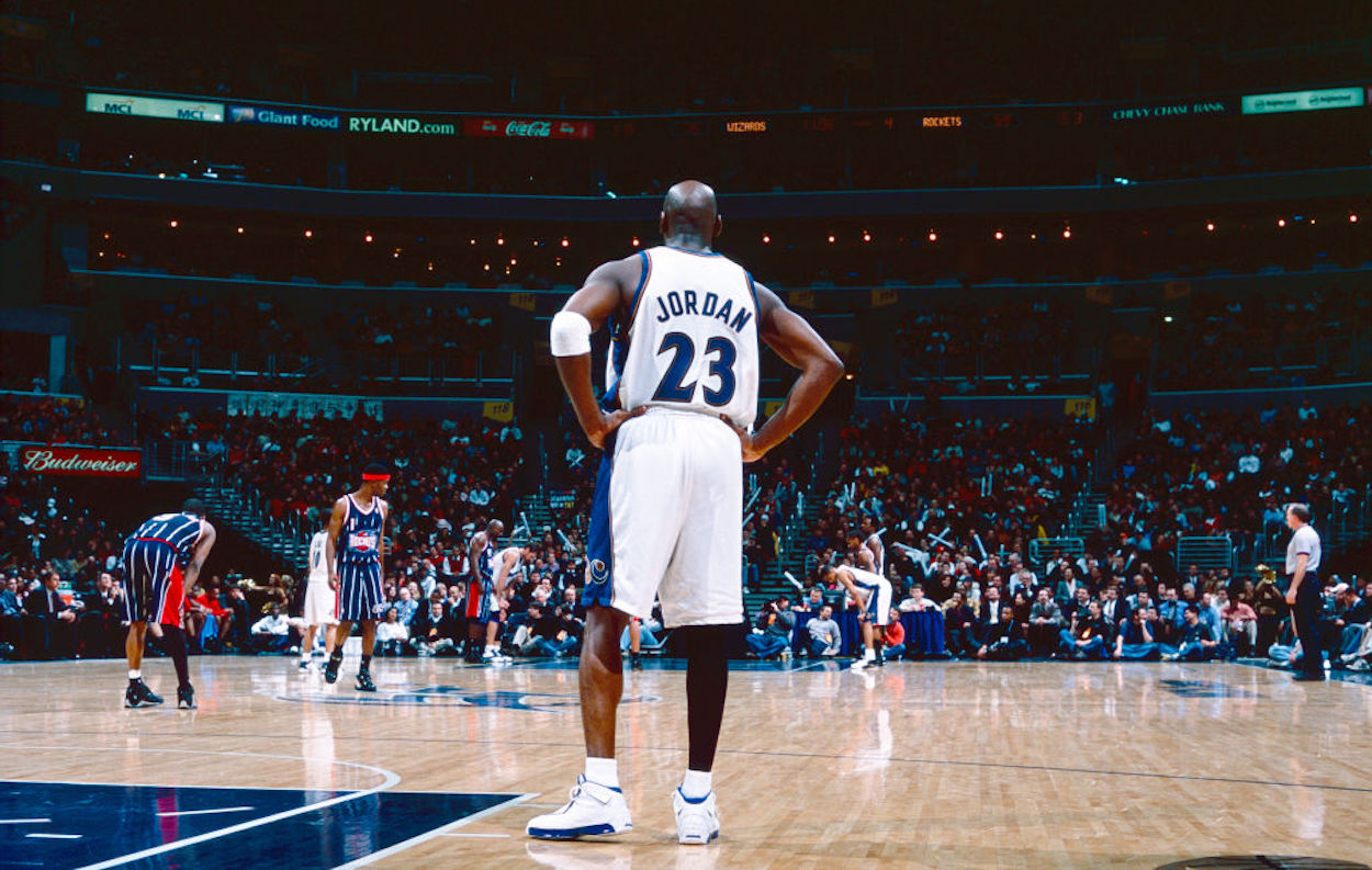 Miami Heat Retires MJ's 23 Jersey! Michael Jordan Full Highlights vs Heat  2003.04.11 - 25 Points! 