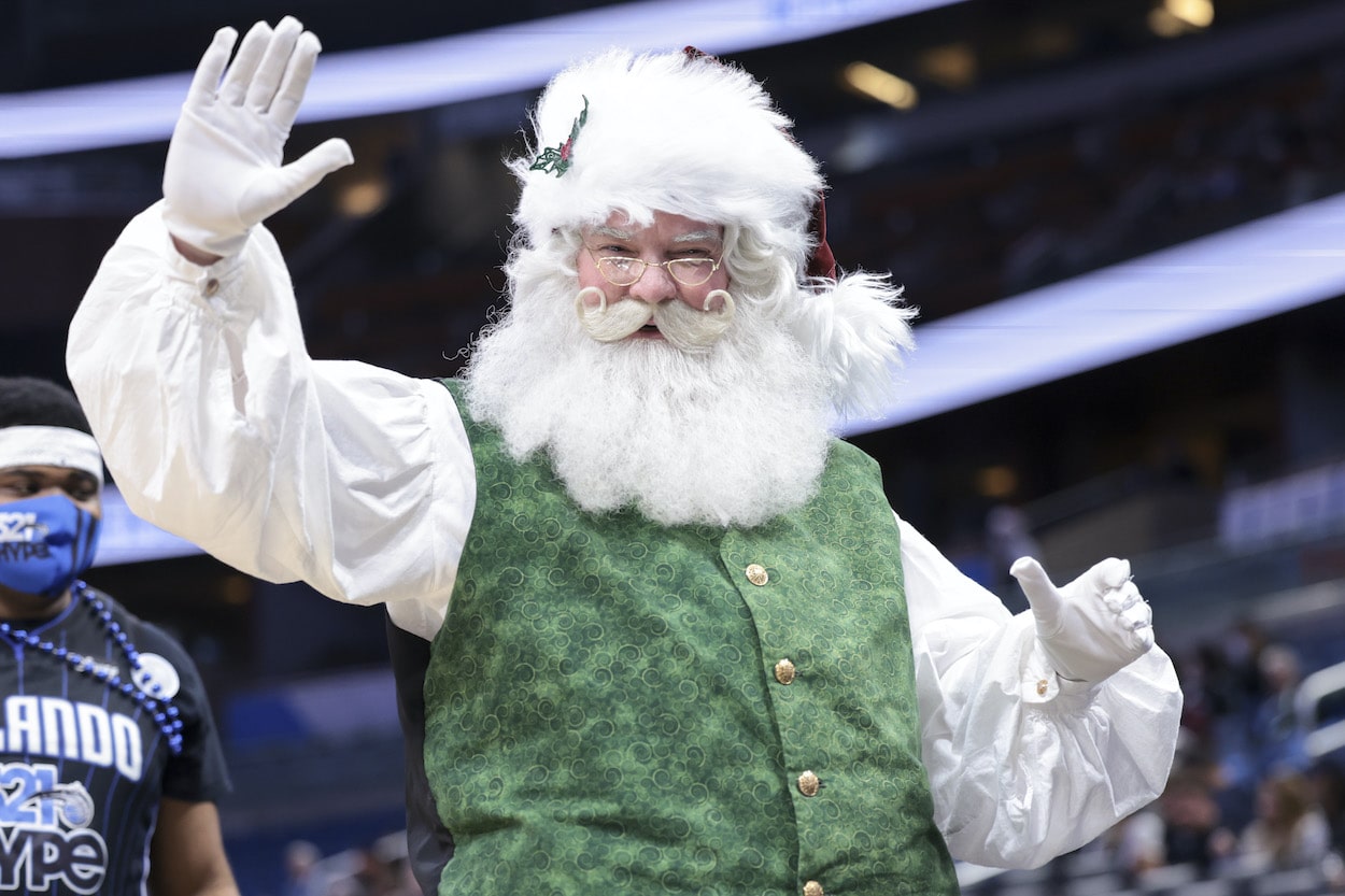 Ranking the 5 Best NBA Christmas Commercials of All Time