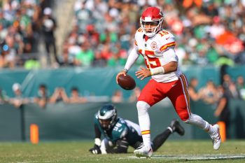 Patrick Mahomes scrambles against the Eagles.