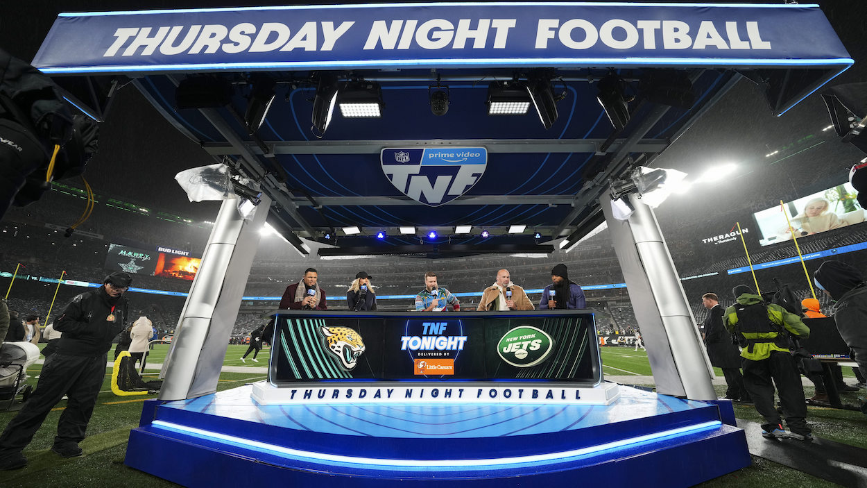 It's Official: CBS, NBC, Will Split Thursday Night Football - Sports Media  Watch