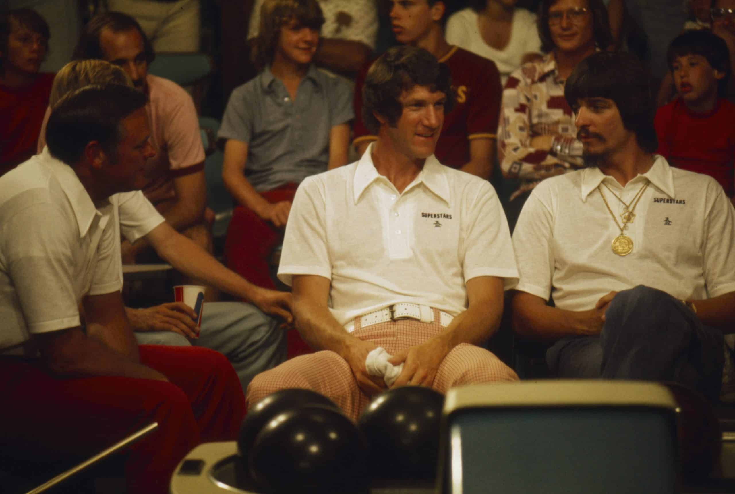 Keith Jackson interviews John Havlicek and Pete Maravich on the ABC TV series 'Superstars'. | Disney General Entertainment Content via Getty Images.