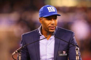 Michael Strahan speaks during the Giants Ring of Honor ceremony on Nov. 14, 2016