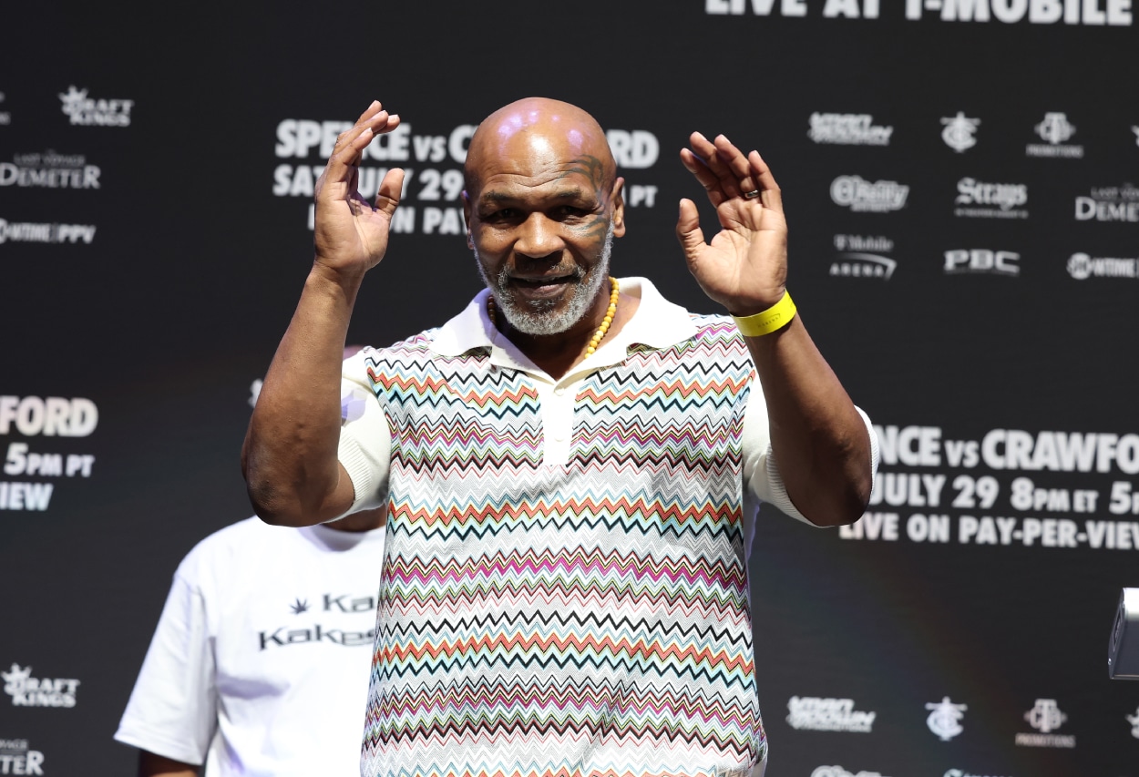 Dana White In Awe of How Mike Tyson Handles His Celebrity Status